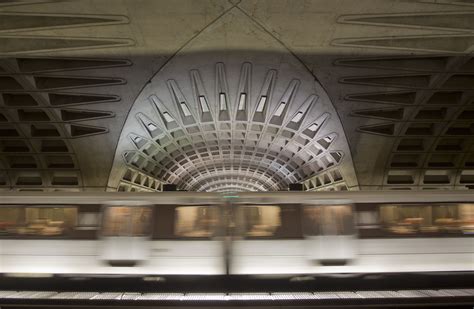 Suspect wanted after stabbing at Congress Heights Metro station | WTOP