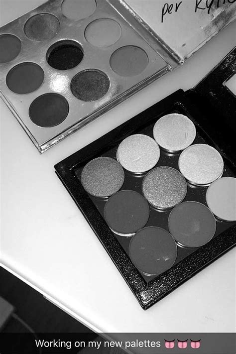 Kylie Jenner's Eyeshadow Palette: Kyshadow Bronze & Silver Palette ...