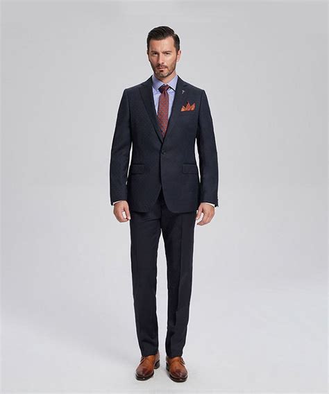 Top 5 reasons to use British fabrics for suits and jackets? — De Oost ...