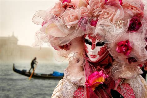 Venice Carnival - information and curiosity - RVF Houseboat