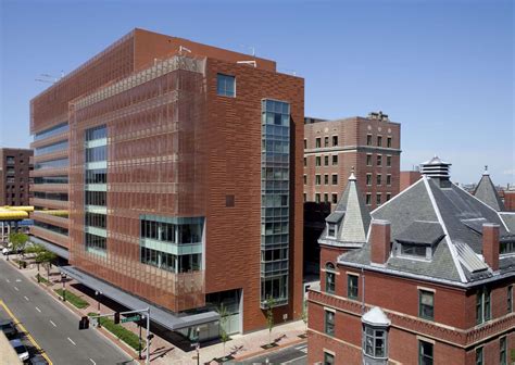 Carl J. and Ruth Shapiro Ambulatory Care Center, Boston Medical Center by Tsoi/Kobus ...