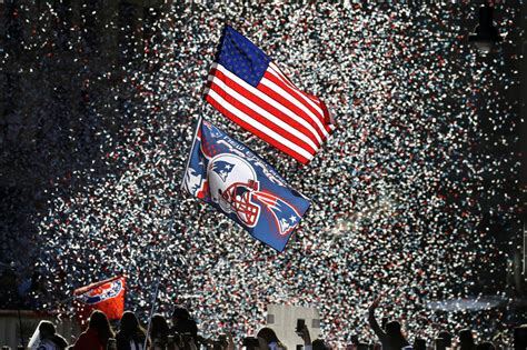 Huge crowds pack Boston streets for Patriots’ Super Bowl parade | Las ...