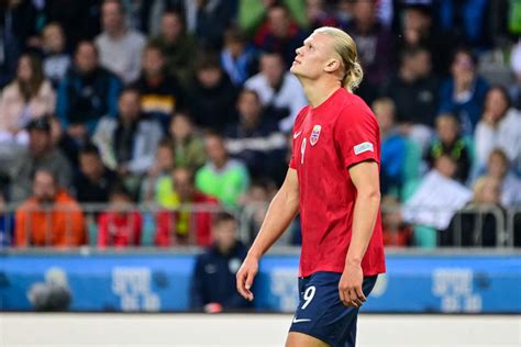 Erling Haaland struggles in Norway clash before Manchester derby