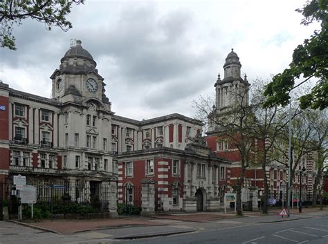 Royal Infirmary, Oxford Road, Manchester © Stephen Richards cc-by-sa/2. ...