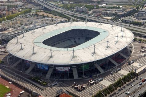 Découvrez qui est l'improbable premier buteur de l'histoire du Stade de ...