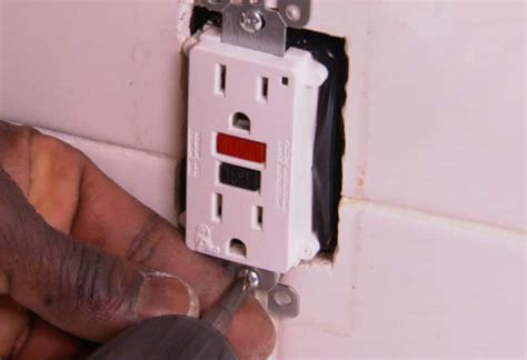 Project Guide: Installing or Replacing a Receptacle at The Home Depot