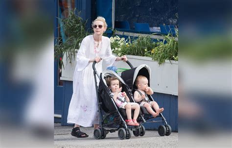 [PICS] Carey Mulligan Seen With Her Kids While Out And About In NYC