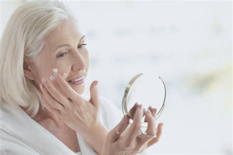 The Best Skin Routine for Seniors & Healthy Aging