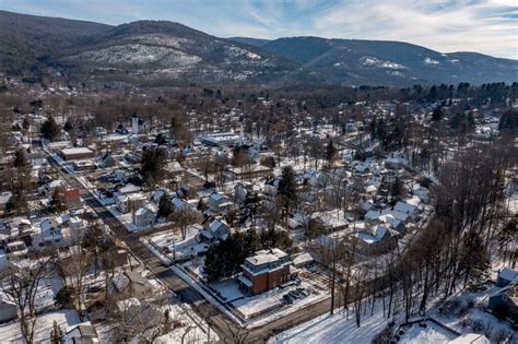 Ellenville, N.Y.: A ‘Tight-Knit Community’ With Room to Grow - The New York Times