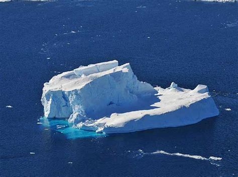 In Photos: Huge Icebergs Break Off Antarctica | Live Science