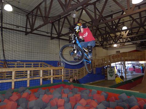 " FULL ON ": Ray's Indoor MTB Park