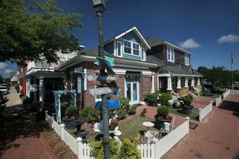 Visit Historic Downtown Manteo, NC