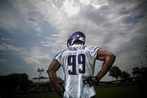 Minnesota Vikings Place Danielle Hunter on Injured Reserve - Vikings Territory