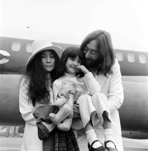 John Lennon, Yoko Ono & Kyoko Chan Cox. 1969 | John lennon and yoko ...