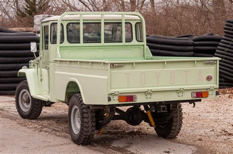 1966 Toyota Land Cruiser FJ45 4x4 Pickup for sale: photos, technical specifications, description