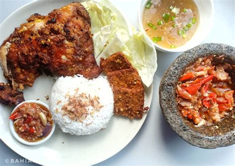 Nasi ayam penyet