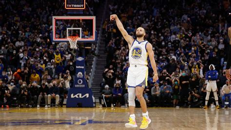 Golden State Warriors' Stephen Curry hits winner at buzzer, admits shot needs to improve - ABC7 ...