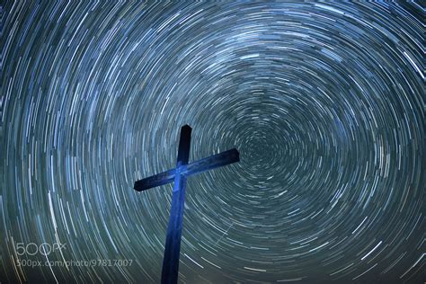 Star trails resize by benhunt72 / 500px