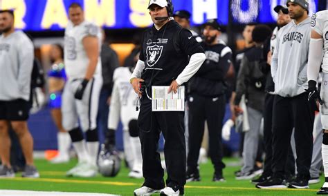 Raiders HC Josh McDaniels says there’s ‘no disconnect’ on his offense