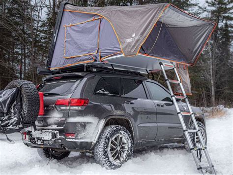 This Hard-Shell Rooftop Tent Can Fit up to 4 People