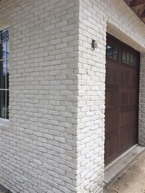 Koni Brick Blanc | Brick exterior house, Brick veneer, Brick veneer siding