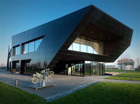 Vidre Negre Office Building / Damilano Studio Architects | ArchDaily