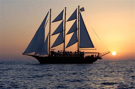 Santorini Sunset Dinner Cruise Including Nea Kameni Visit - Fira | Project Expedition