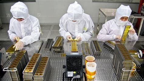 Apple and Foxconn Make Progress on Working Conditions at Factories ...