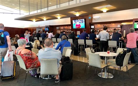 The Frustrating State of United Clubs at Newark Terminal C - The Points Guy