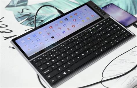 FICIHIP productivity and gaming keyboard with screen - Geeky Gadgets