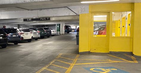 Organization looking into ways to provide free parking in Downtown Pittsburgh - CBS Pittsburgh