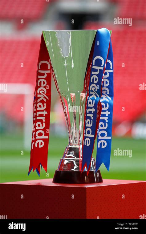 Efl trophy hi-res stock photography and images - Alamy