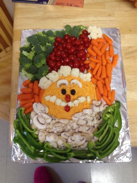 Christmas veggie tray, Christmas tree veggie tray, Christmas snacks