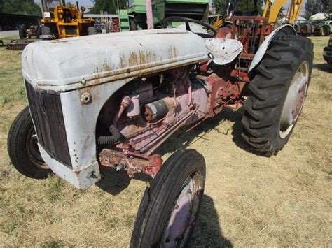 FORD 9N TRACTOR, 3PT, NON-OP, GOOD TIRES - Heaverlo Northwest Auctions