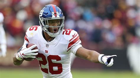 New York Giants' Saquon Barkley suffers ACL tear against Chicago Bears | NFL News | Sky Sports