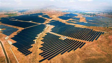 World’s Largest Solar Farms – Pandabode Blog