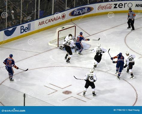 Oilers vs. Mighty Ducks 5 editorial photography. Image of ducks - 7786152