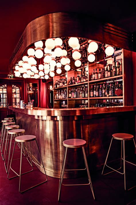 12 Fashionable Cocktail Bars in Paris - France Today