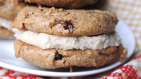 Chewy Almond-Raisin Cookies with Coconut Butter Frosting! (Vegan, Paleo ...