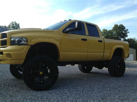 Purchase used 2005 dodge ram 2500 cummins lifted in Odin, Illinois, United States, for US $32,000.00