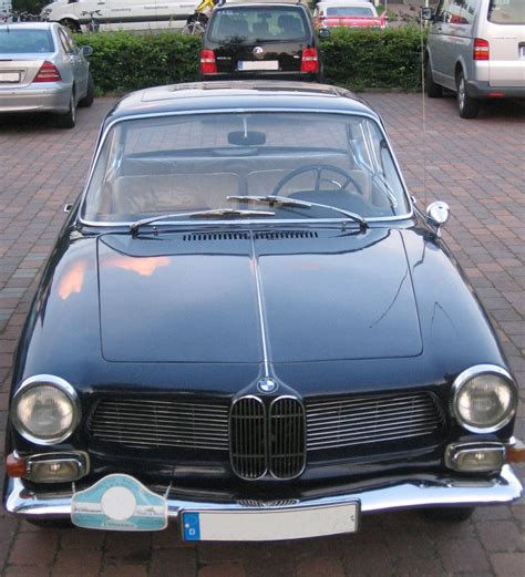 Archivo:BMW 3200 CS - front.jpg - Wikipedia, la enciclopedia libre