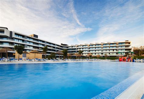 Alvor Baia Resort Hotel in Alvor, Algarve | loveholidays