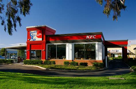 What is the history of the KFC franchise? | Franchise UK