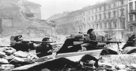 WWII --- Polish resistance fighters of the Warsaw Uprising (Poland - August 1944) [2000x1551 ...