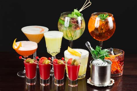 How to Properly Serve & Garnish Popular Cocktails - Passionate About Food