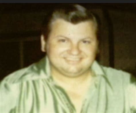 John Wayne Gacy Biography - Facts, Childhood, Family Life & Achievements