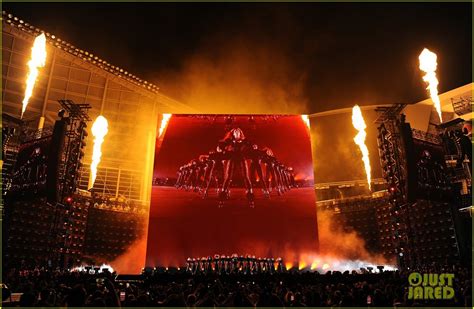 Beyonce Kicks Off 'Formation World Tour' 2016 - Full Set List!: Photo ...