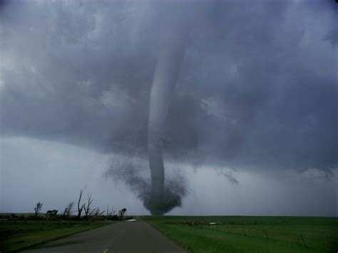 Can Giant Walls Deter The Formation Of Destructive Tornadoes? Kids News Article