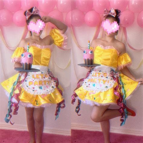 My Toy Chica cosplay i made myself and designed 💞 : r/fivenightsatfreddys