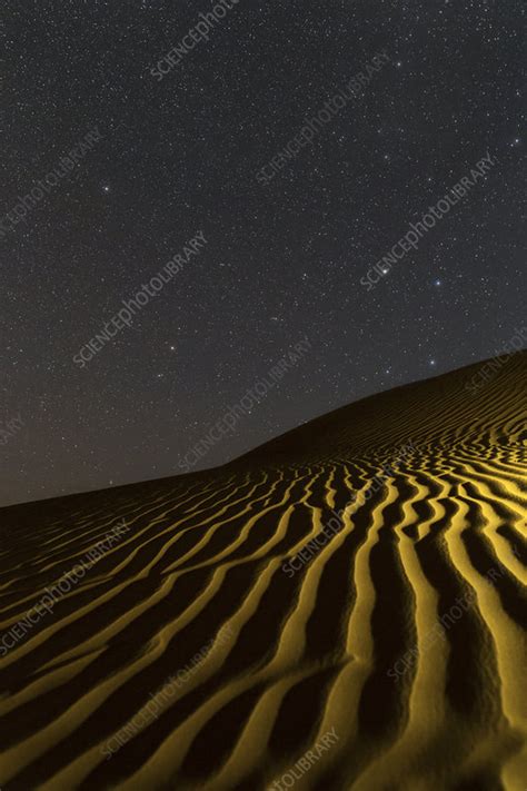 North star over sand dunes, Mesr desert, Iran - Stock Image - C052/6025 ...